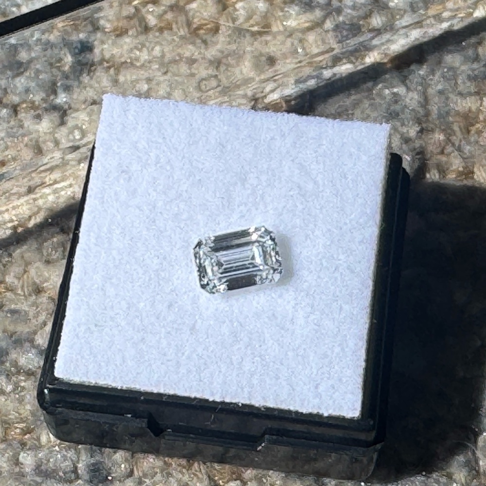 Emerald Cut Diamond 1.09ct - lab- IGI certified